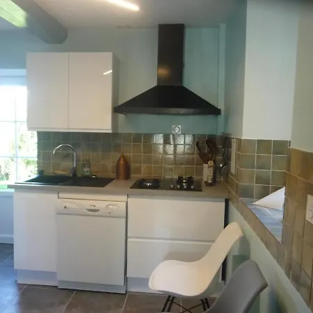 La Peyrolyse Holiday home Malvezie